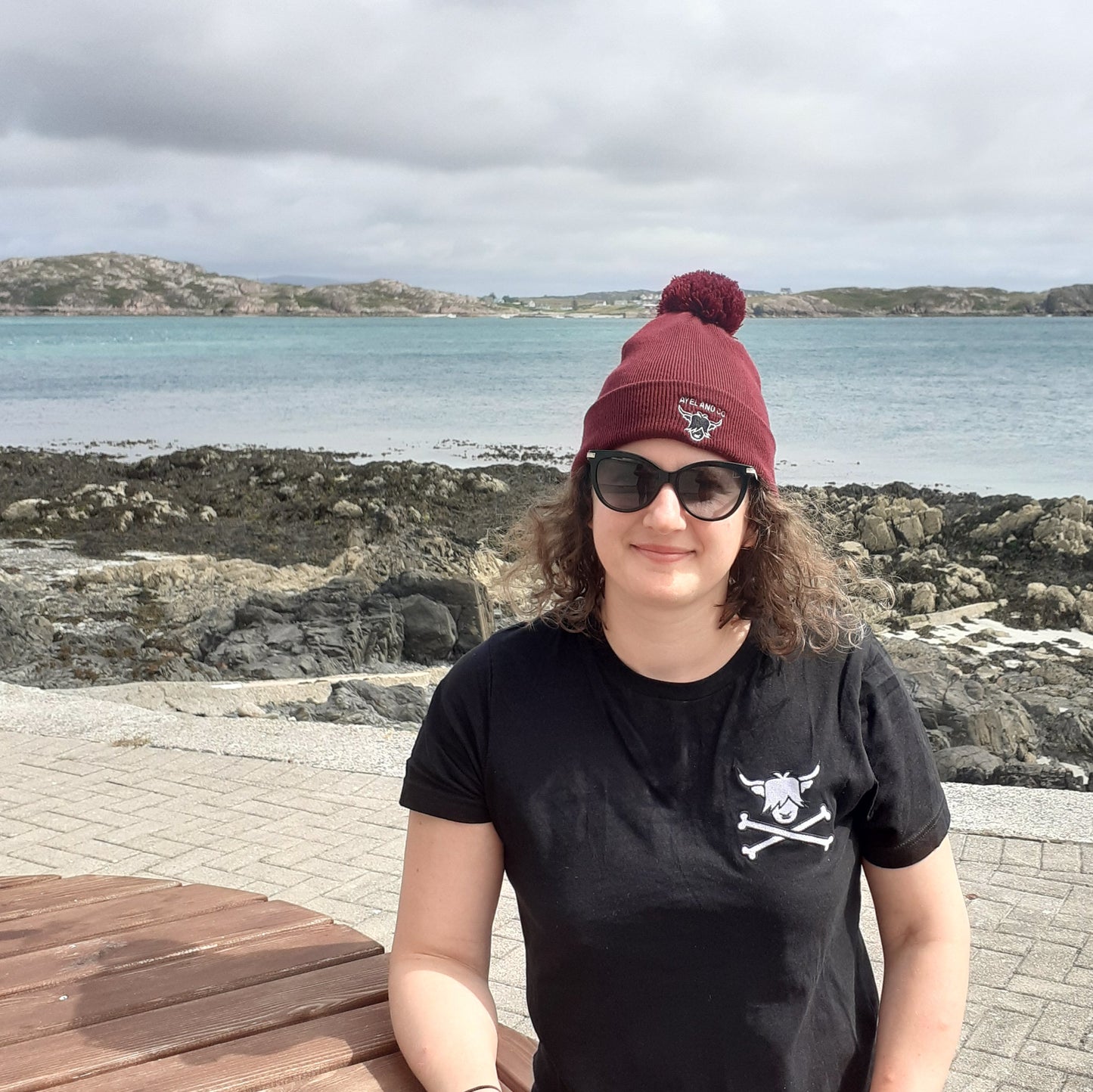 Stylish scottish highland cow embroidery Pom pom beanie unisex